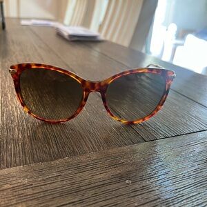 Gucci Sunglasses Like New